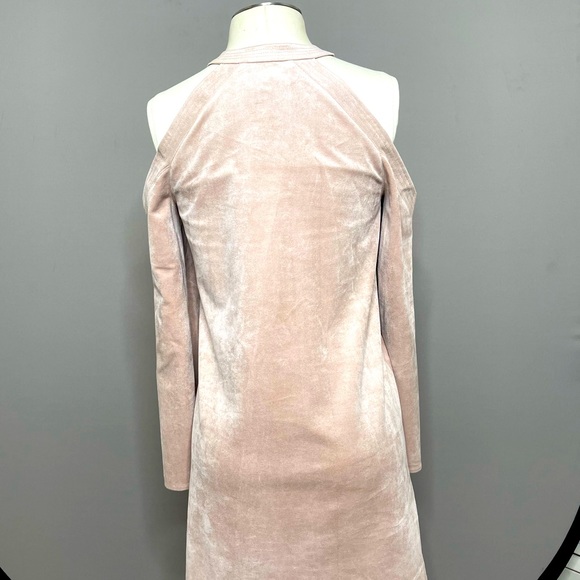 BCBG light pink/ cream long sleeves suede mini dress. Peep hole in the front. - Picture 4 of 8